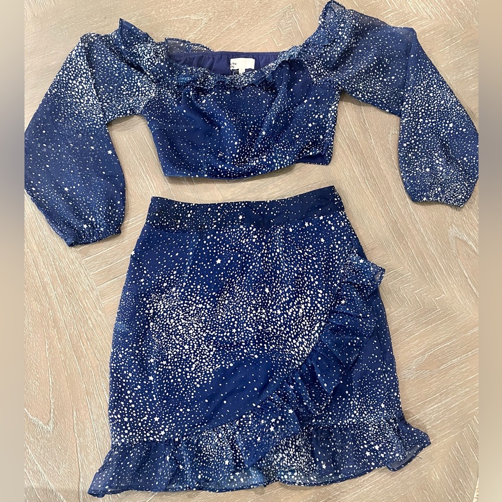 2 Piece Blue & White Cropped Long Sleeve Top with Matching Skirt, Size XS